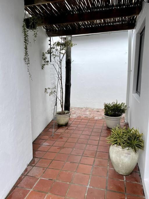 Holiday home Centrally Located Modern 2-bedroom & Parking